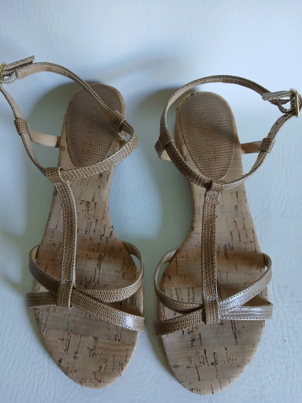Talbots Tan Cork T-Strap Sandals Flat Heel Sz7.5M Size Buckle
